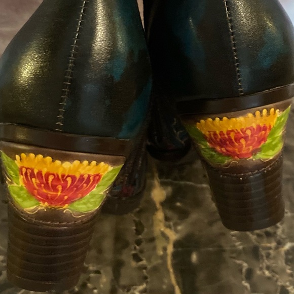 Gifted. Knee High Leather Boots - Picture 7 of 11